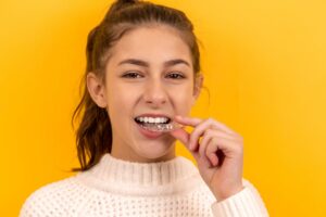 Les gouttières en orthodontie (ne pas ajouter le mot conclusion à la fin et rediriger vers le profile Doctolib de chaque cabinet pour la section "prendre rendez-vous"